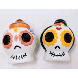 MR & MRS Halloween Salt & Pepper Shakers Day Of The Dead Skull Ceramic New w Box